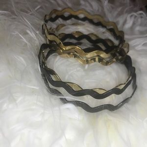 Black & gold bangle set